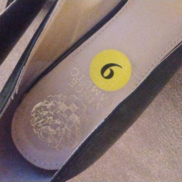 Vince Camuto black heels - Picture 2 of 4
